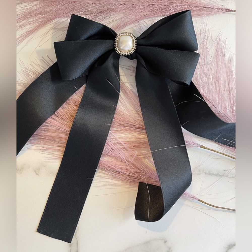 ARIANA Pearl Large Bow Hair Clip